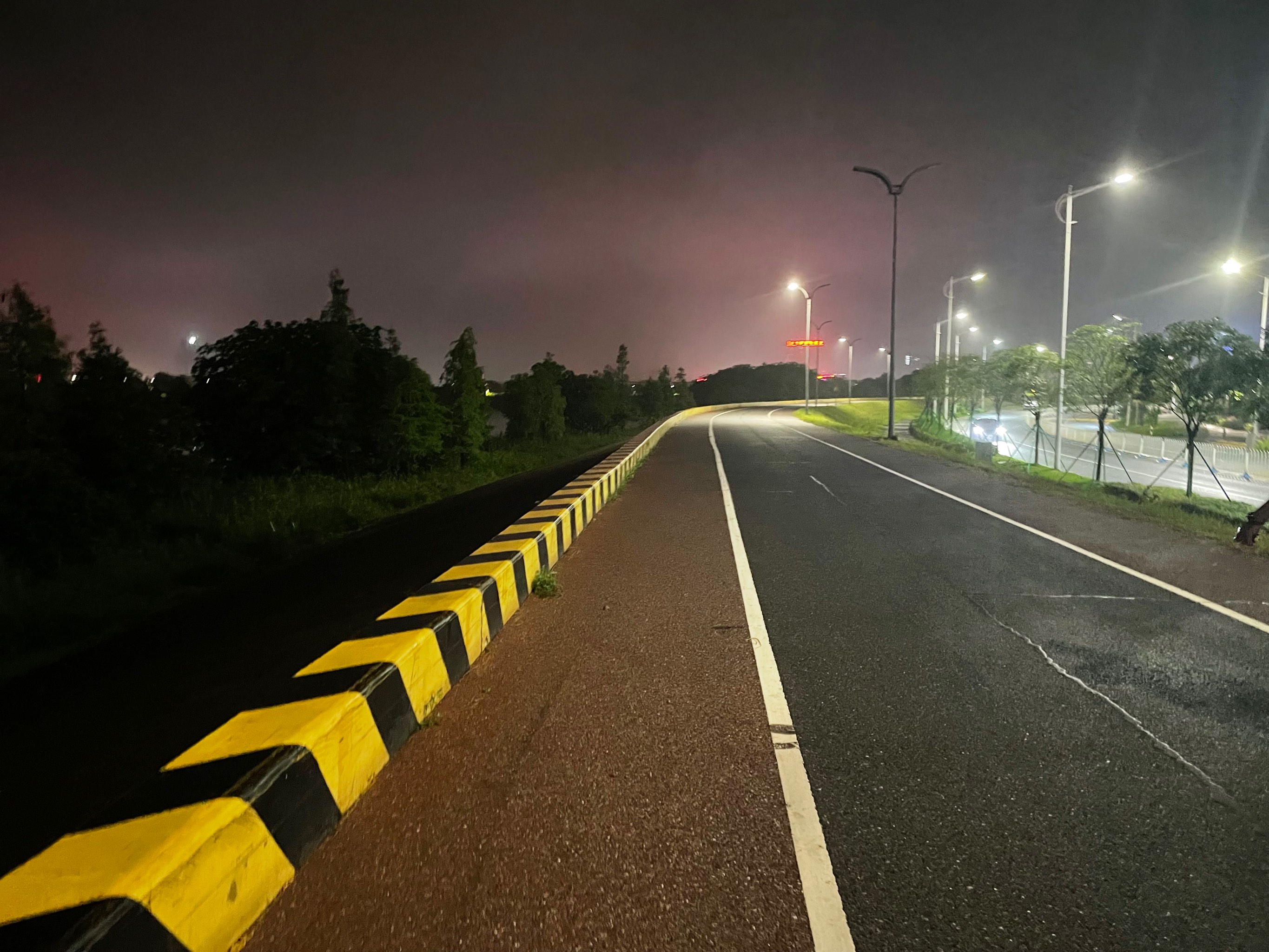 星空体育首页-特色夜跑比赛，点亮城市夜色