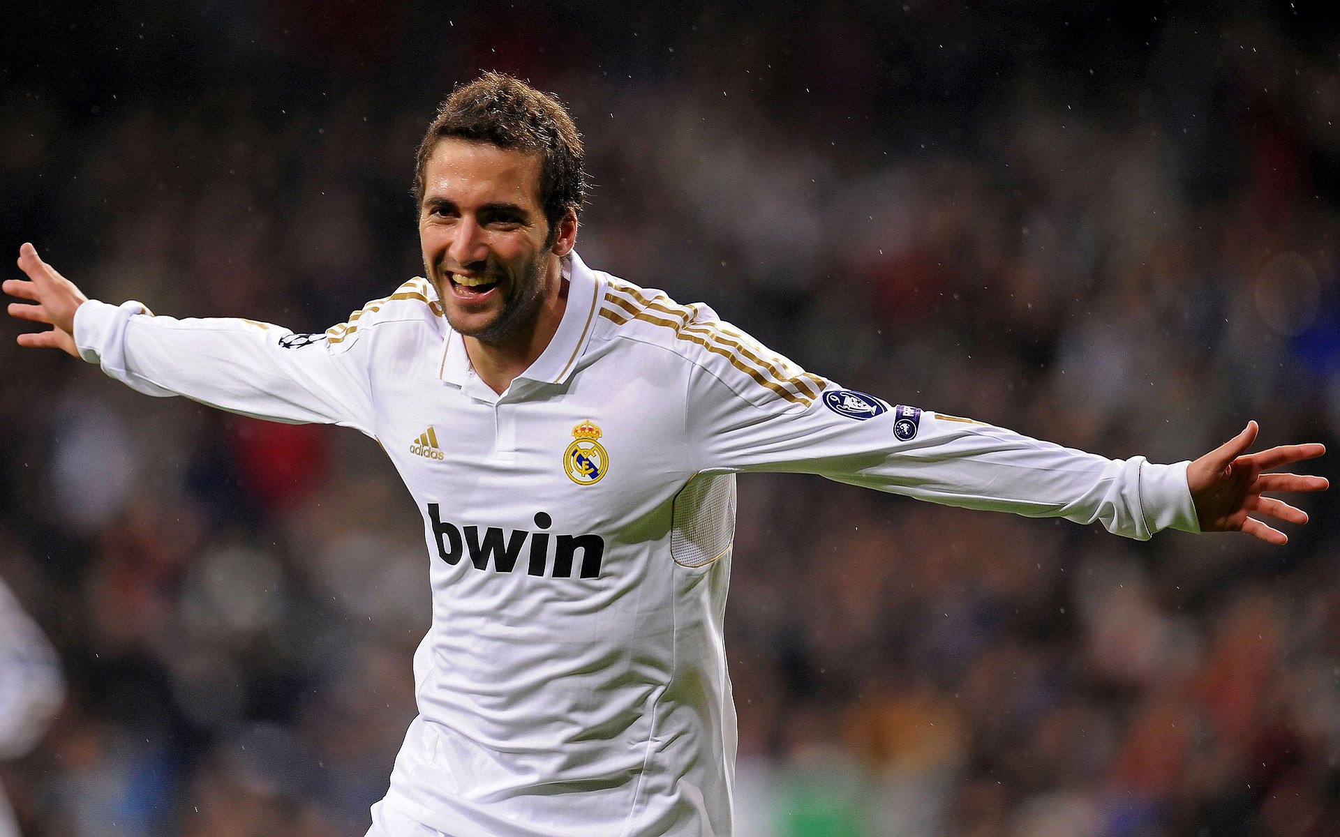 _冬日温泉运动季：享受水景中运动的乐趣_，初冬温泉