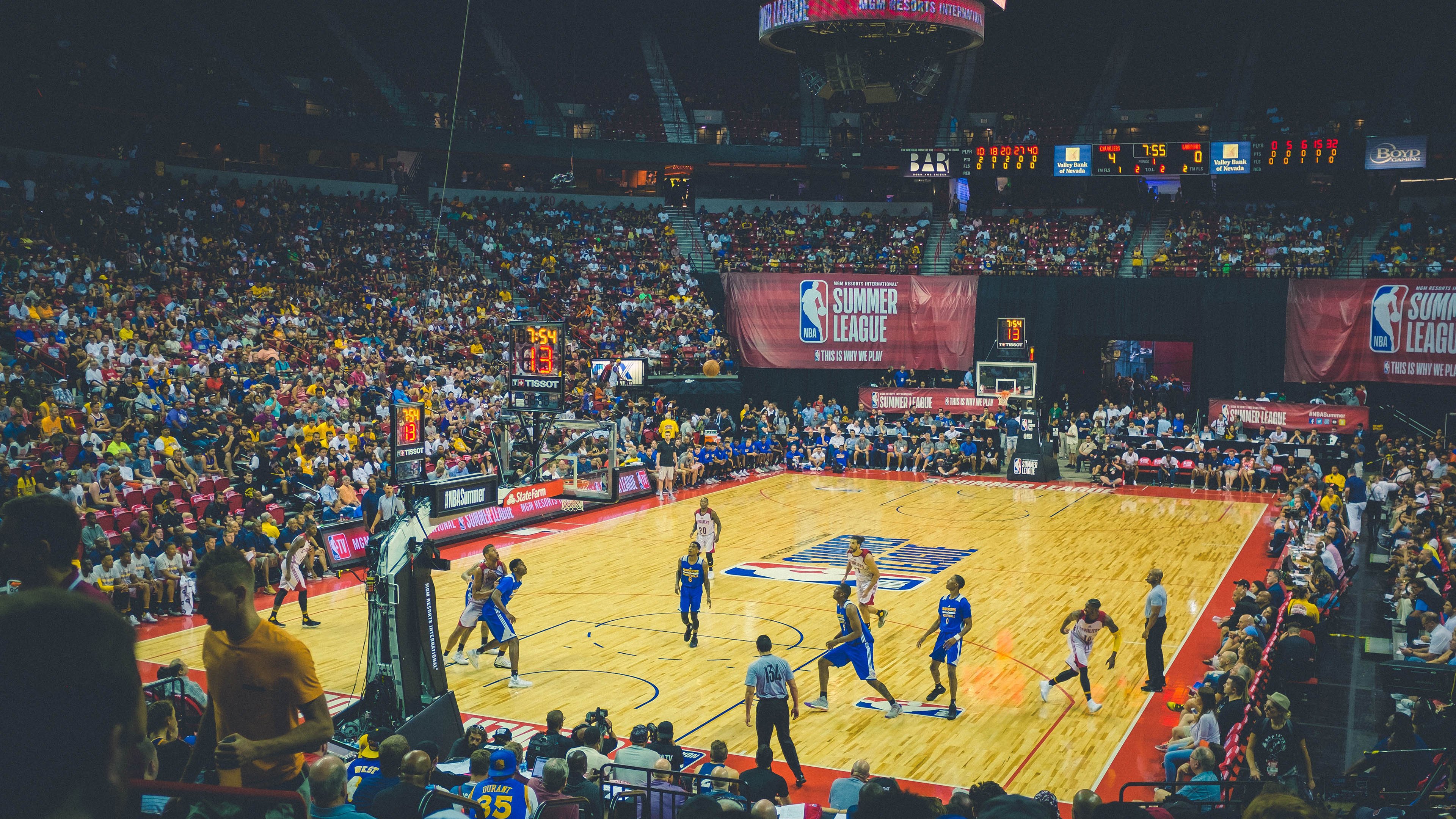 星空体育入口-【战术博弈】防守与进攻的完美结合战术大揭秘，防守战术还有什么用